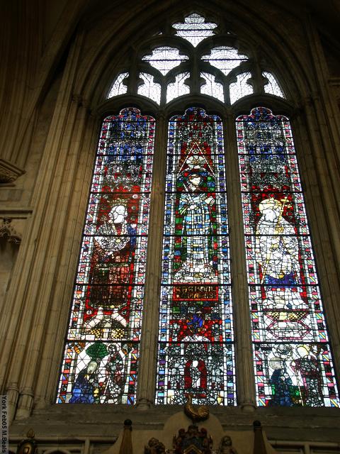 PICT5396-Large_stained_glass_window