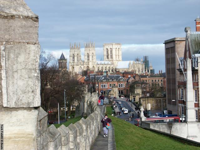 PICT5557-City_wall_Minster_in_the_distance